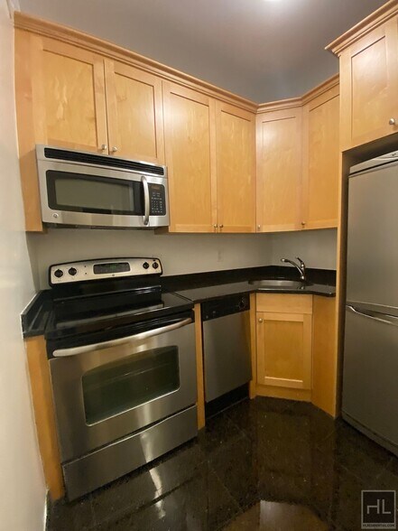 Building Photo - WEST 73 STREET