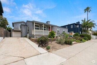 Building Photo - Crown Point 4Bed 3Bath (2 Primary suites) ...