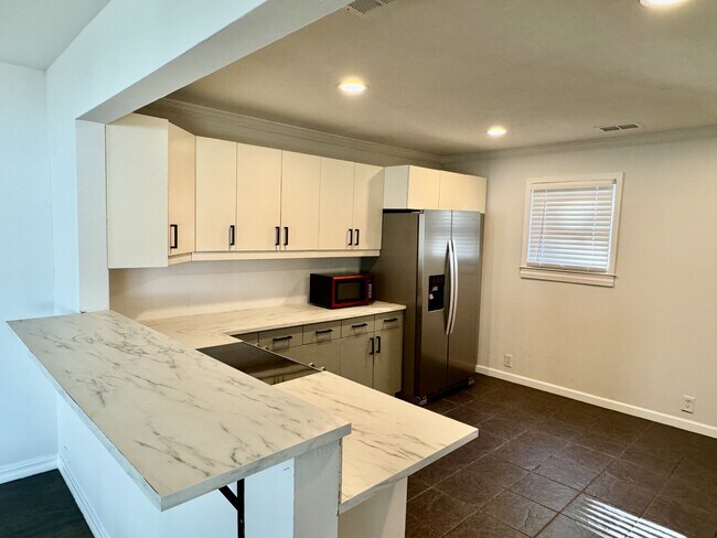 Building Photo - 4518 Capitol Ave