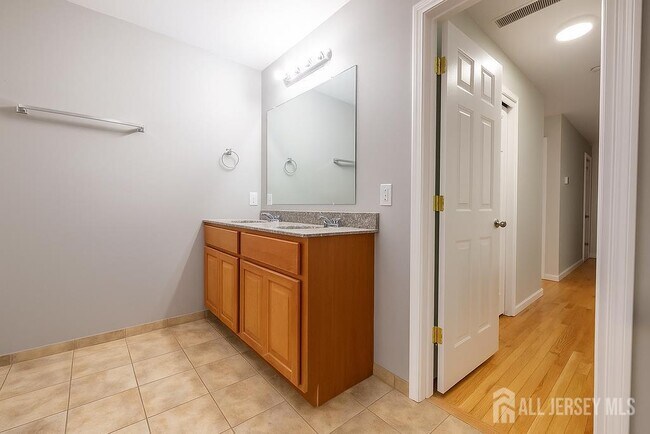 Building Photo - 268 NJ-36