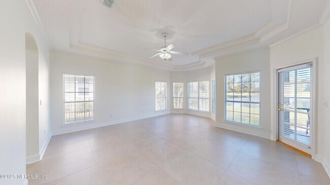 Building Photo - 10061 Vineyard Lake Rd E