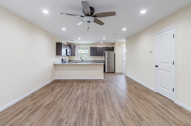 Building Photo - 936 Warrior Hill Dr