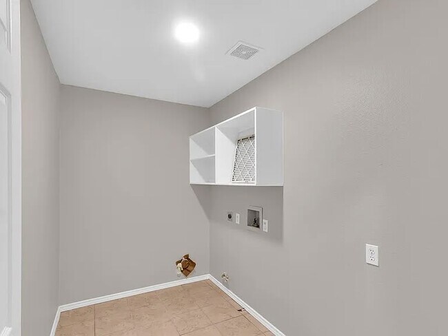 Building Photo - 4729 Woodhaven Ln, Haltom City, TX 76137