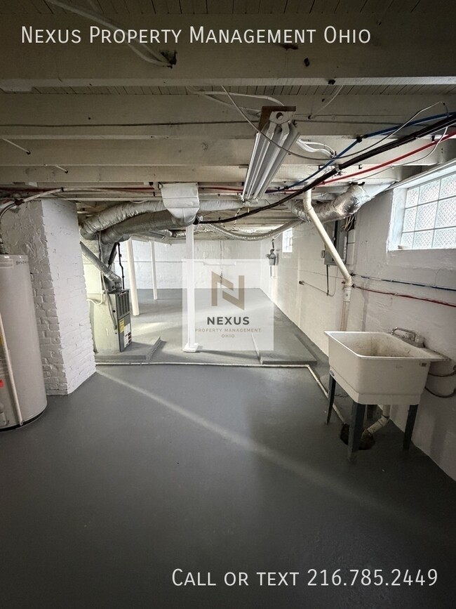 Building Photo - 843 E 232nd St