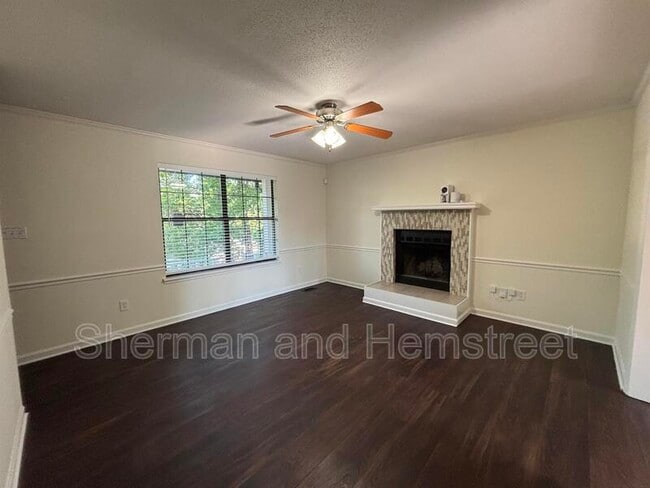 Building Photo - 210 Foxdale Dr