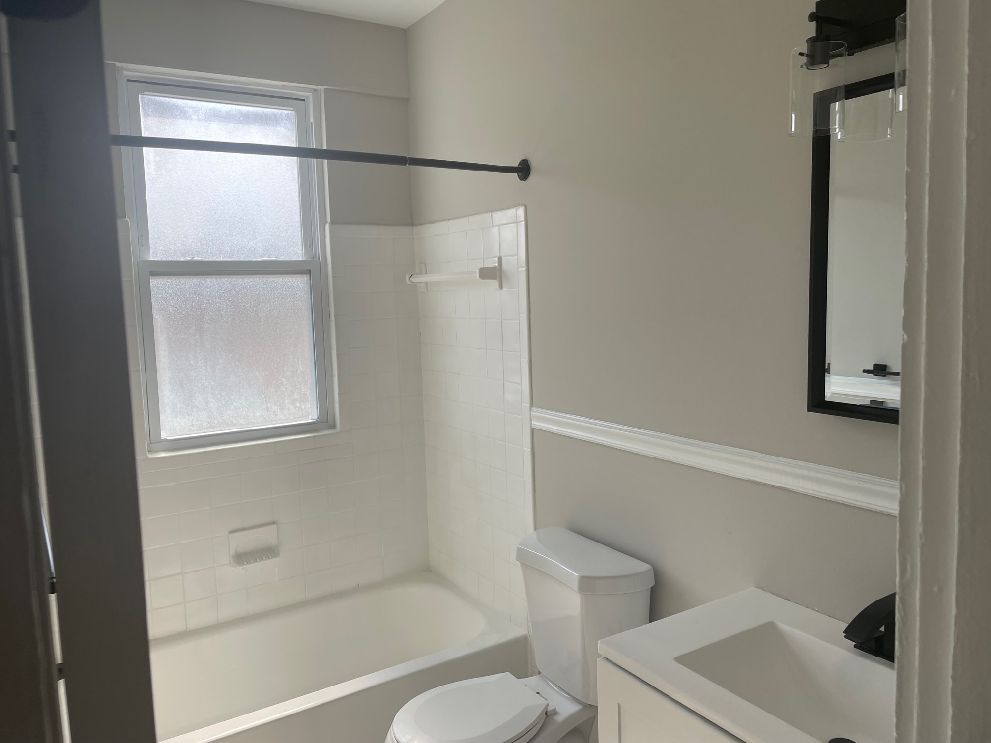 Building Photo - 923 K St NE