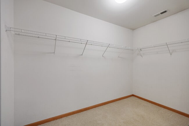 Building Photo - 2614 Loren Ln