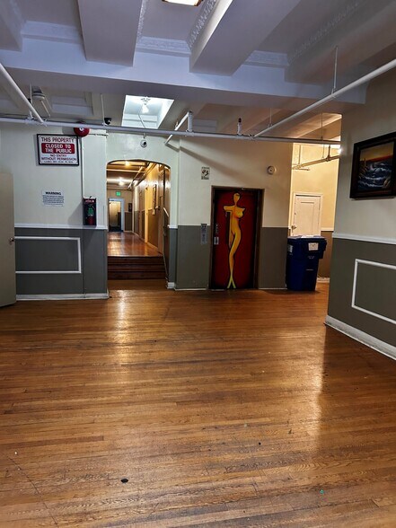 Building Photo - 1523 N McCadden Pl
