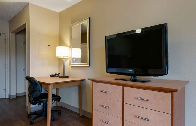 Building Photo - Furnished Studio-Melbourne - Airport