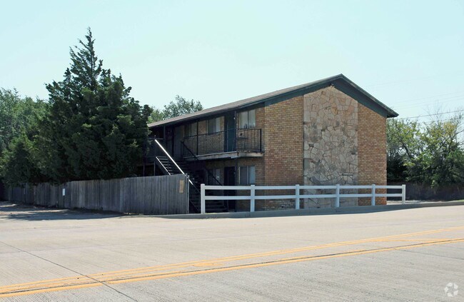 Building Photo - Canadian Park Apartments