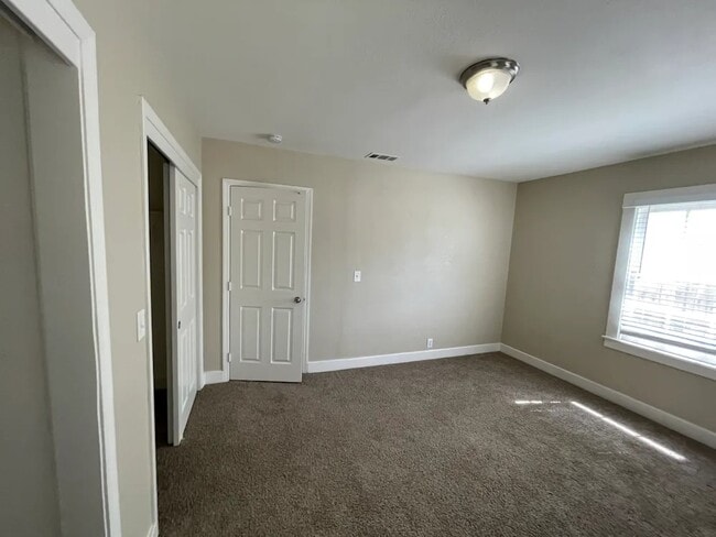 Building Photo - 1203 Humphrey Dr