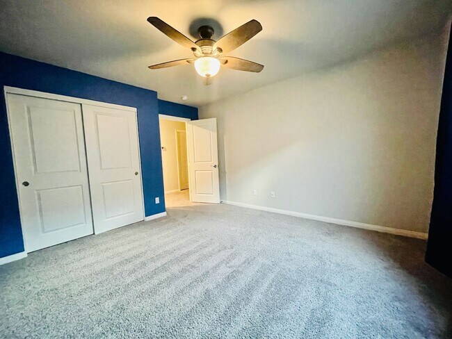 Building Photo - Newer 5 Bd, 3 Bth, Bonus Room, Open Floor ...