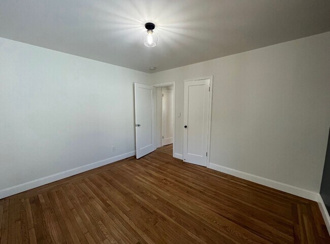 Building Photo - 5685 Jordan Ave