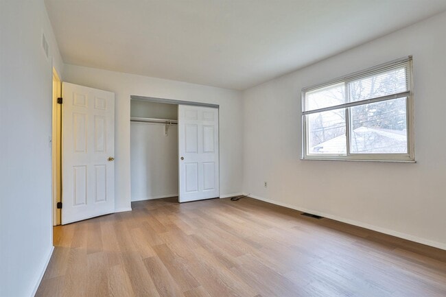 Building Photo - 1556 Meredith Dr