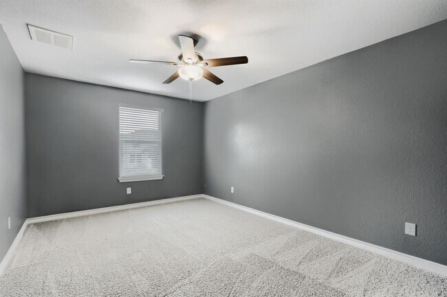 Building Photo - 173 Flexus Ln