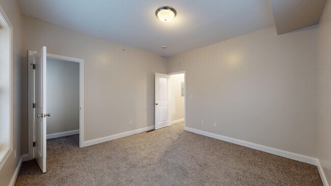 Building Photo - 60 Holworthy St