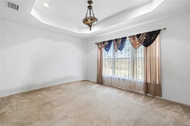 Building Photo - 10391 Carolina Willow Dr