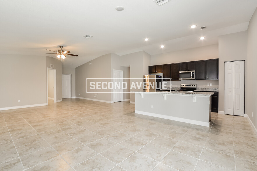 Building Photo - 259 Trenton Ave SW