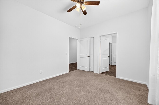 Building Photo - 1024 Banyon Tree Ln