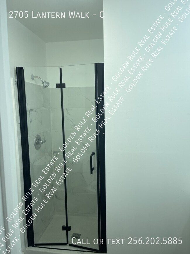 Building Photo - 2705 Lantern Walk SE