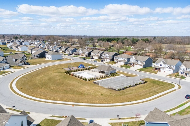 Building Photo - 3999 Kensington Dr