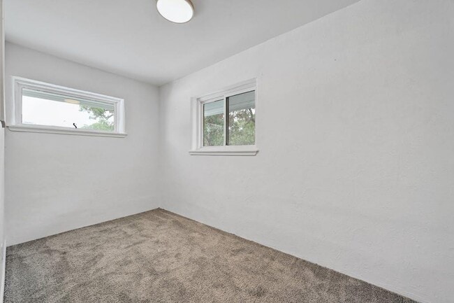 Building Photo - 107 Concord Cir