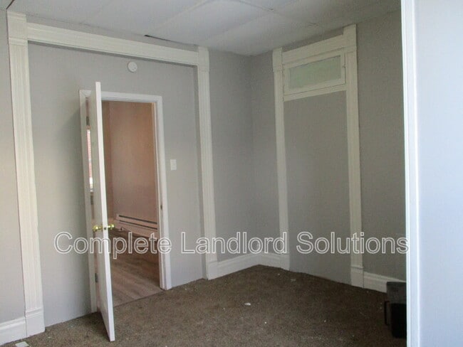 Building Photo - 121 Gilbert Ave