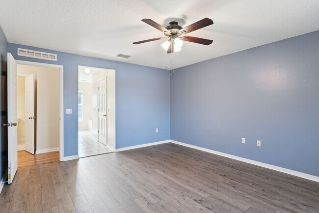 Building Photo - 2907 Holly Berry Ct