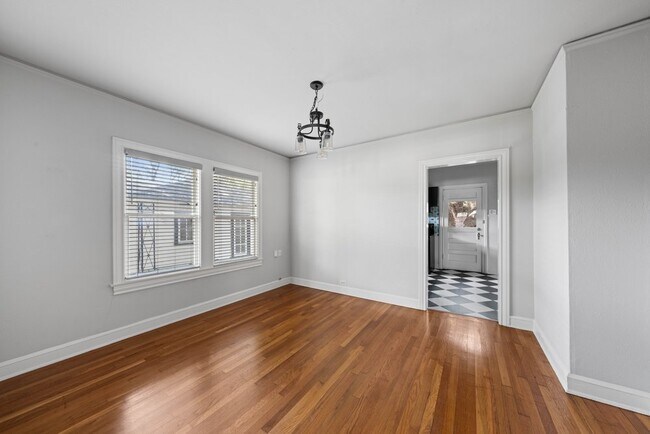 Building Photo - 109 W Norwood Ct