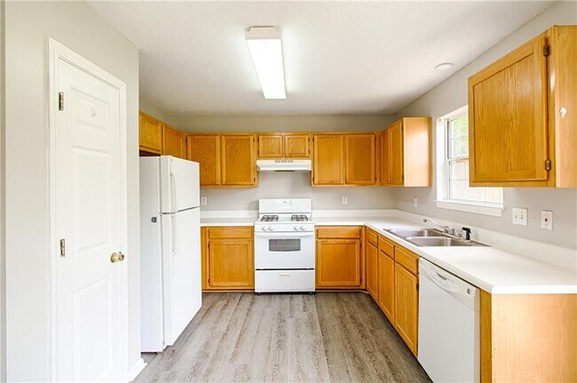 Building Photo - 2183 Serenity Dr NW