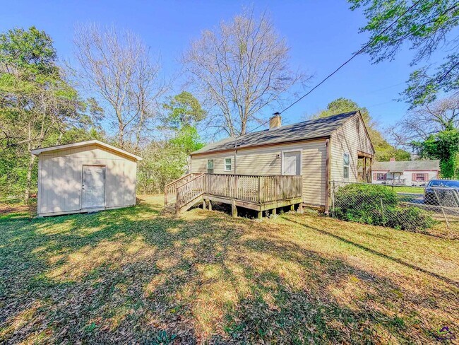 Building Photo - 607 McArthur Blvd