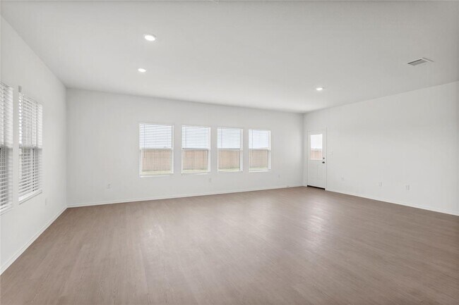 Building Photo - 110 Miglia St