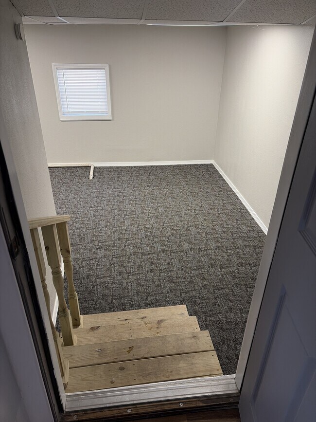 Building Photo - 5333 Collomore Rd