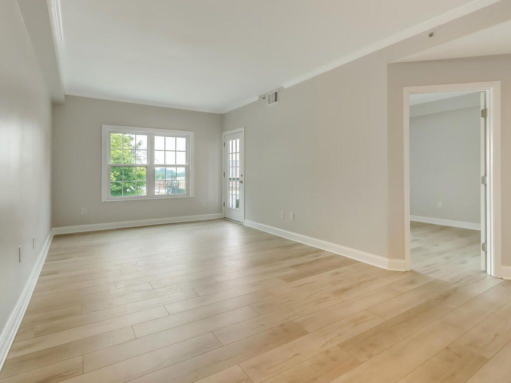 Building Photo - 1074 Peachtree Walk NE