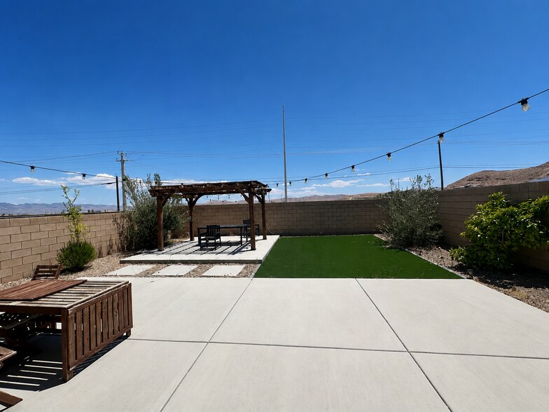 Building Photo - 7439 Tinley Creek Ave