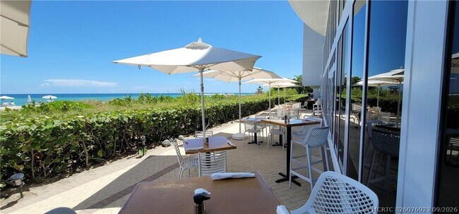 Building Photo - 15901 Collins Ave