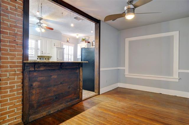 Building Photo - 3237 Odessa Ave