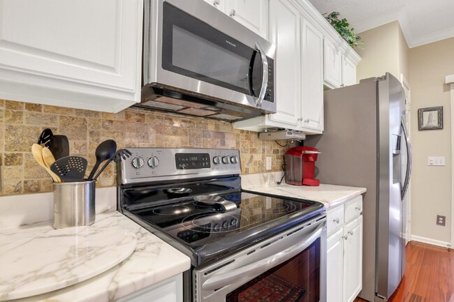 Building Photo - 12 Moonglow Ct