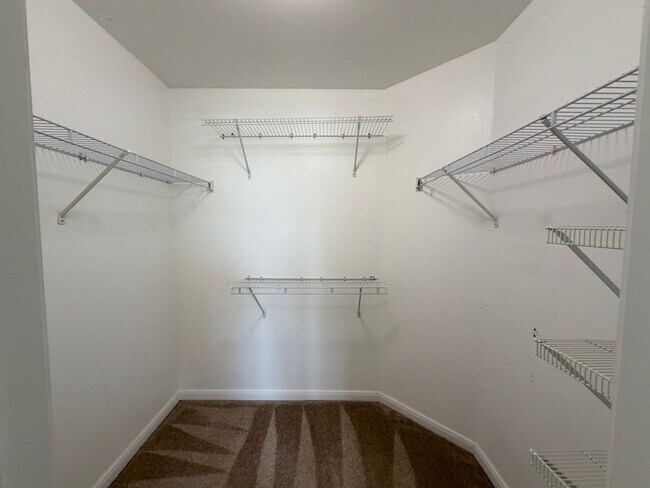 Building Photo - 12918 Ironstone Way