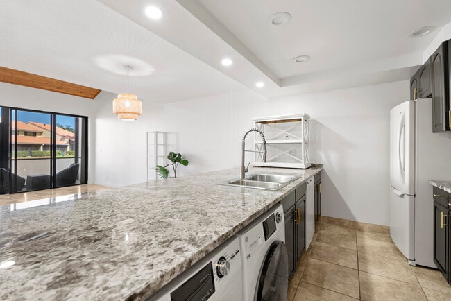 Building Photo - 216 Old Meadow Way