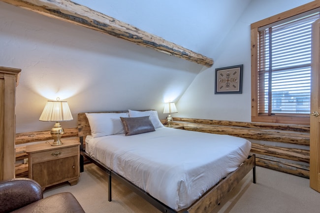Building Photo - Charming Log Cabin and Carriage House – Do...