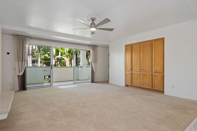 Building Photo - Extremely Rare Opportunity – 2 Bed / 2.5 Bath Luxury Condo at El Escorial Villas at East Beach