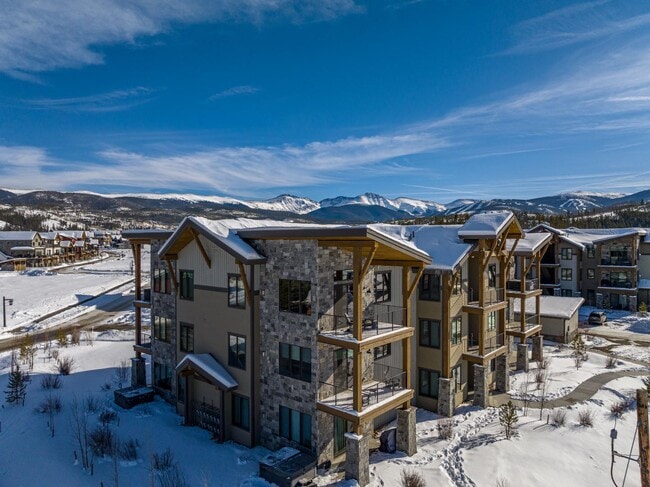 Building Photo - 18 Meadow Creek Ln