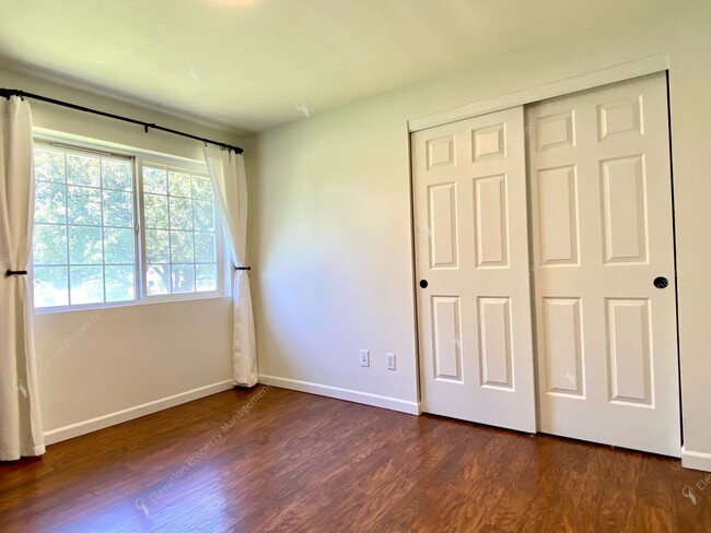 Building Photo - Charming Bend Home | Single-Story Living