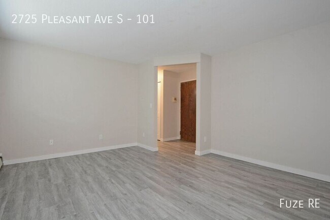 Building Photo - 2725 Pleasant Ave