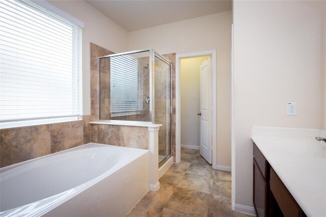 Building Photo - 25023 Diamond Ranch Dr
