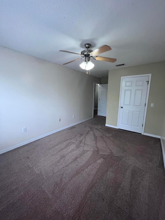 Building Photo - 211 Johnson Ct