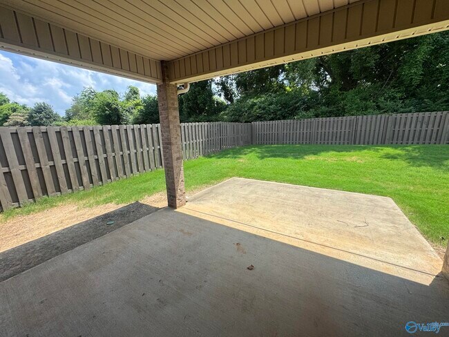 Building Photo - 151 Williams Pointe Boulevard SW