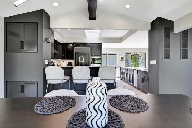 Building Photo - Luxury Ranch House on Champaign Country Club