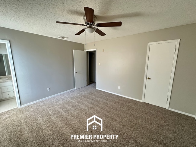 Building Photo - Charming 3BR Memphis Home with Garage, Open Kitchen & Fenced Backyard